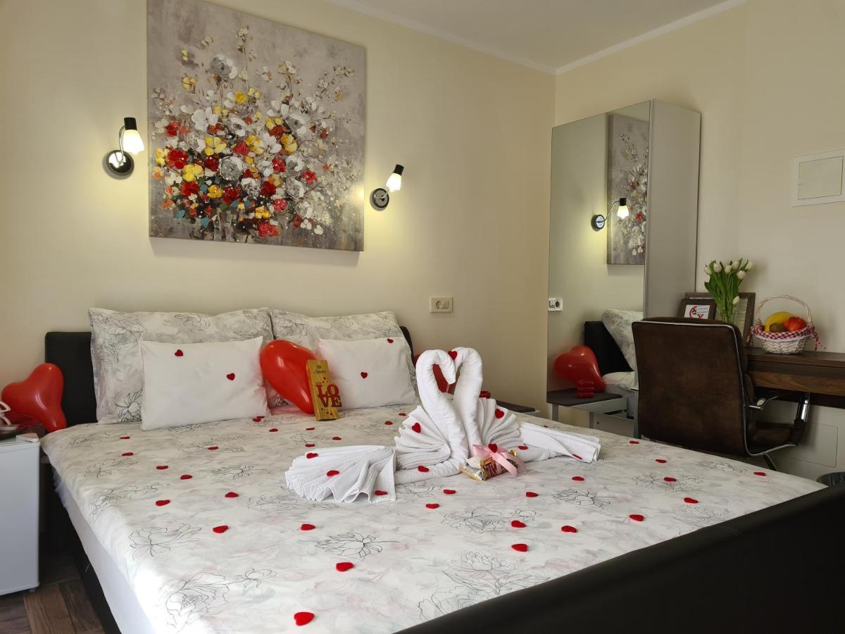 Hotel Slatki Snovi II Knin Exterior foto