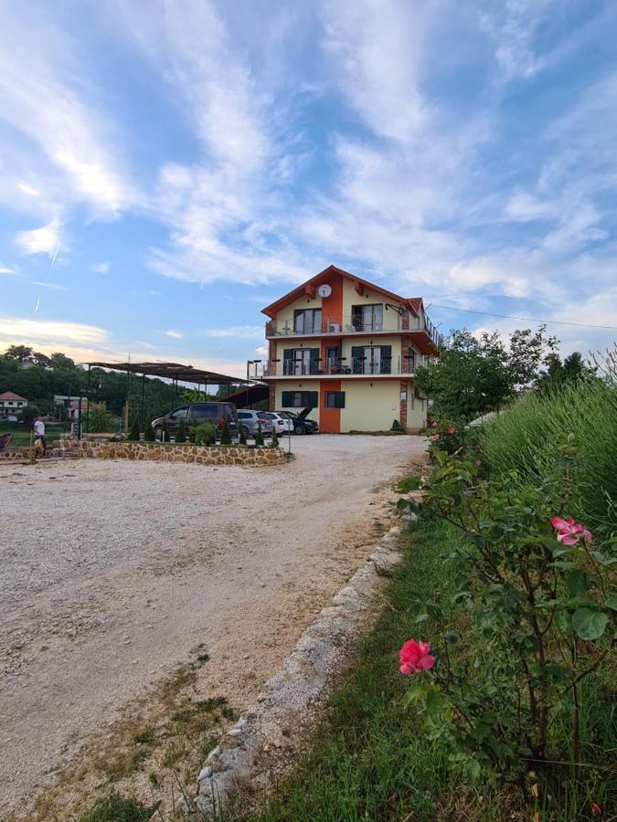 Hotel Slatki Snovi II Knin Exterior foto